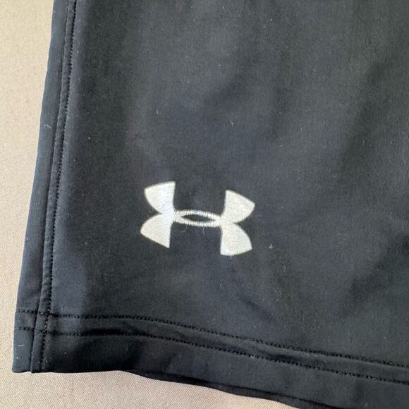 Under Armour Mens Activewear Shorts Black Small Logo Sz Large Loose Fit - Picture 2 of 9